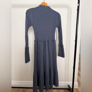 Elegant Gray/Blue Ribbed Knit Dress
